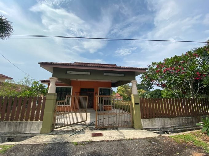 Ejen hartanah Melaka